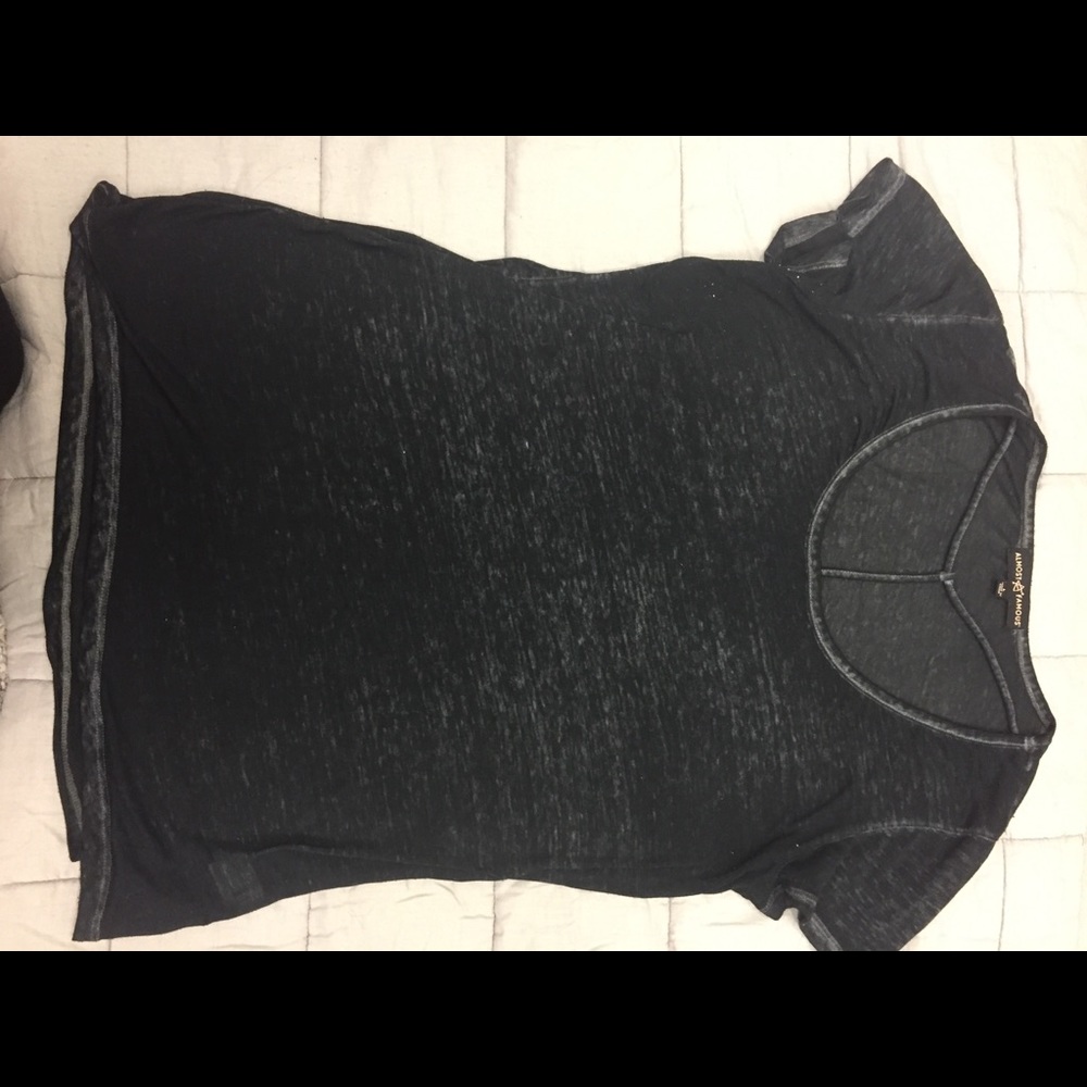Women’s short sleeve shirt